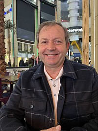 Meet the Author Lee shephard